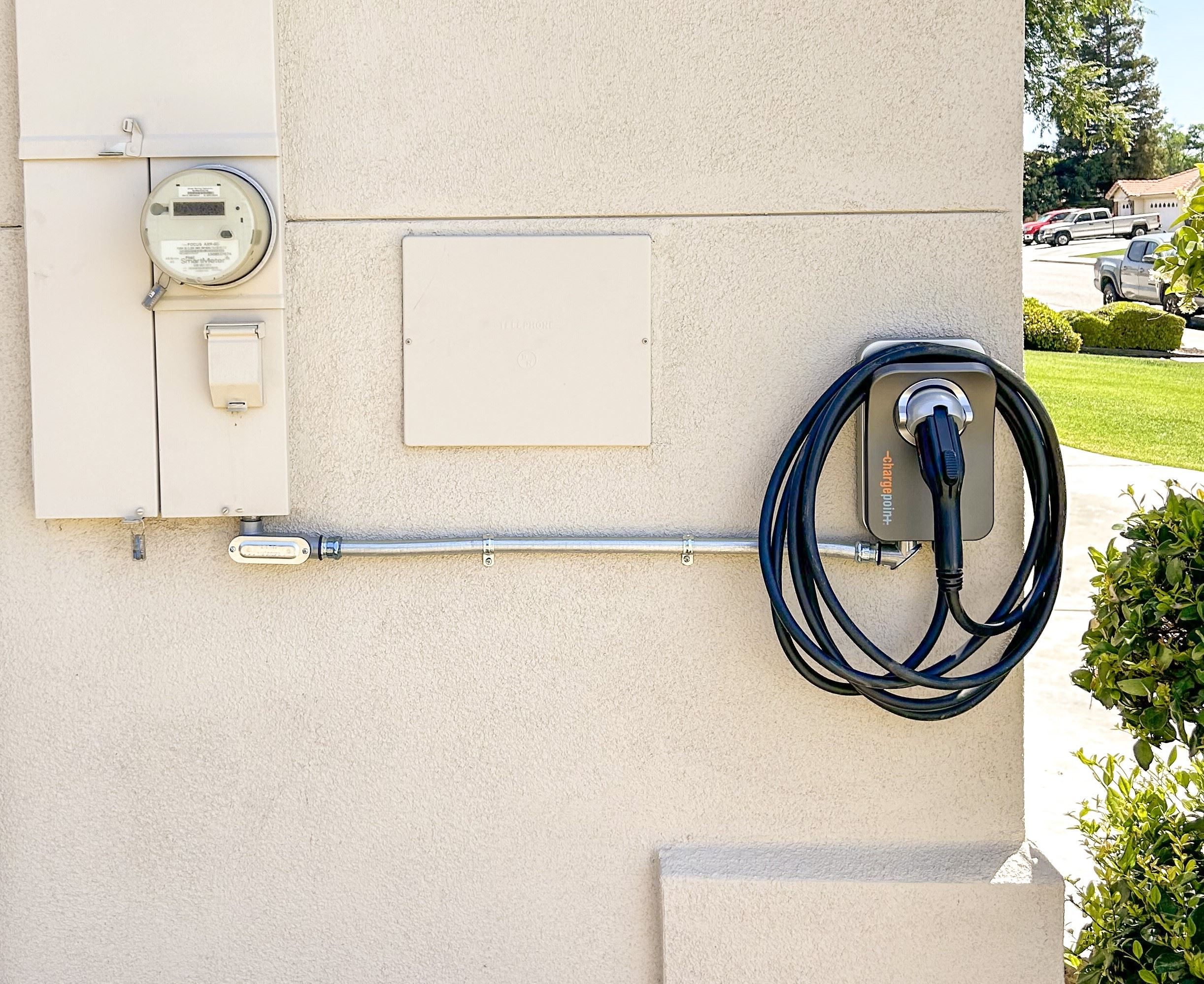 ChargePoint Charger Hardwired and Wall-mounted in Garage City of Bakersfield Photo